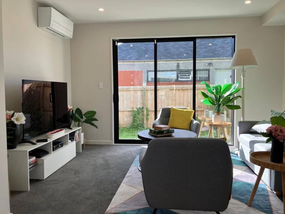 2-Bedroom Ensuite, Close To City, Comfortable, Accessible With Own Parking Christchurch Buitenkant foto