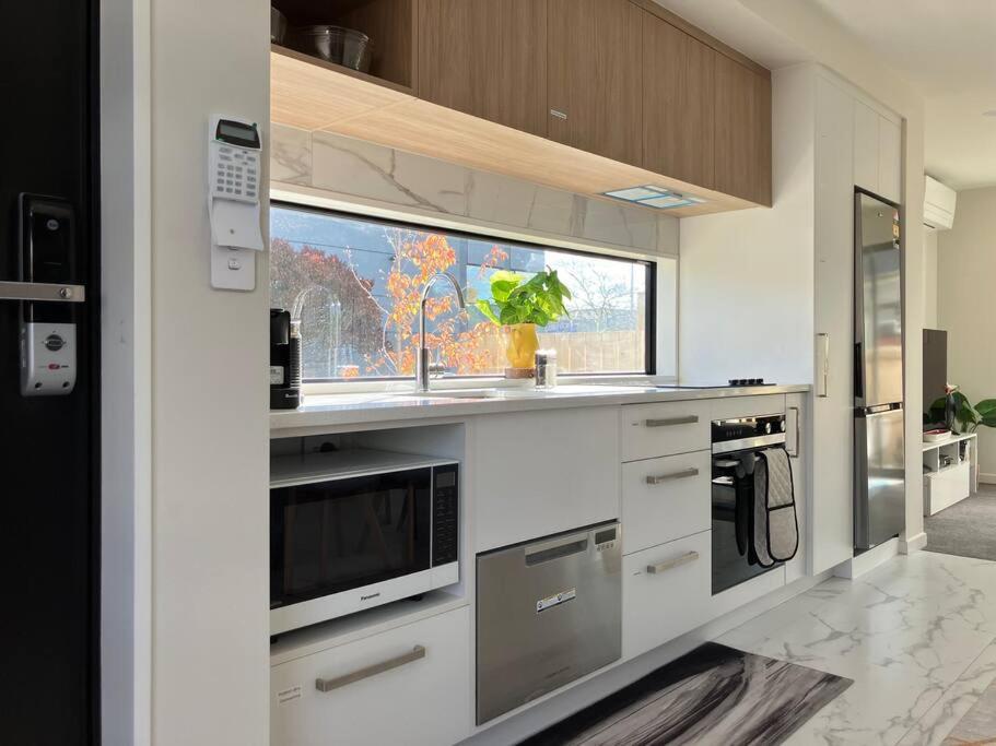 2-Bedroom Ensuite, Close To City, Comfortable, Accessible With Own Parking Christchurch Buitenkant foto