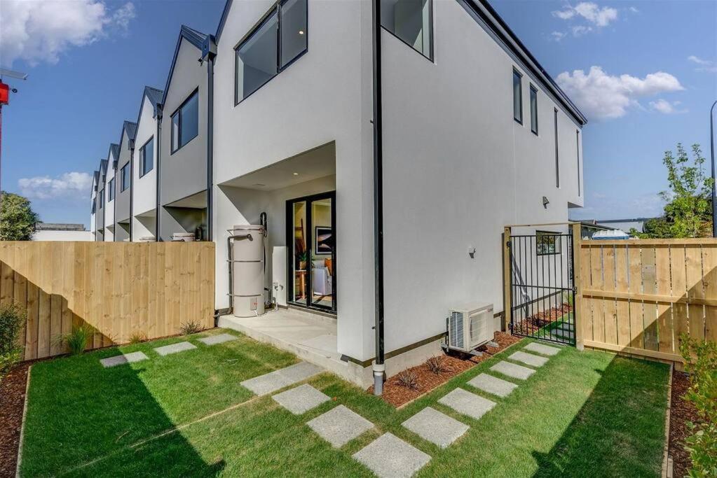 2-Bedroom Ensuite, Close To City, Comfortable, Accessible With Own Parking Christchurch Buitenkant foto